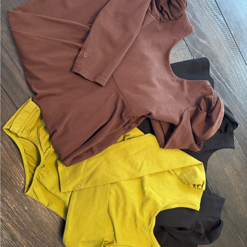 REMIE GIRL BUNDLE! Sz 6 two dresses 1 bodysuit